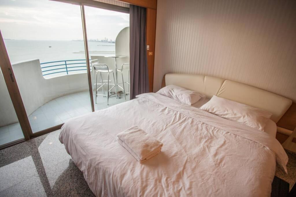 Pattaya Seaside Balcony/Beach Front/4 Peoples Na Chom Thian Exterior photo