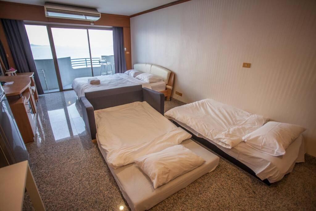 Pattaya Seaside Balcony/Beach Front/4 Peoples Na Chom Thian Exterior photo
